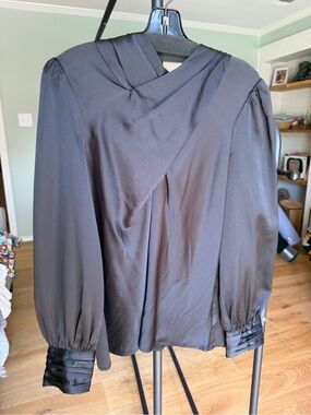 entro Black Draped Crossover V-Neck Long Sleeve Blouse